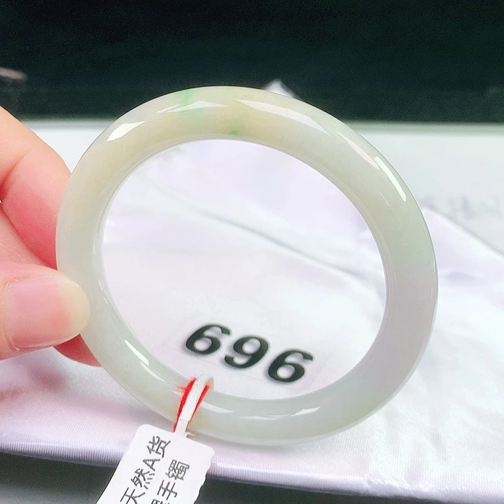 翡翠未镶嵌手镯（圆镯）696