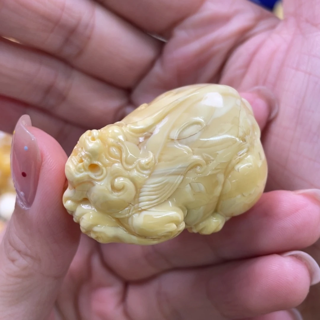 裸石蜜蜡未镶嵌琥珀蜜蜡貔貅吊坠