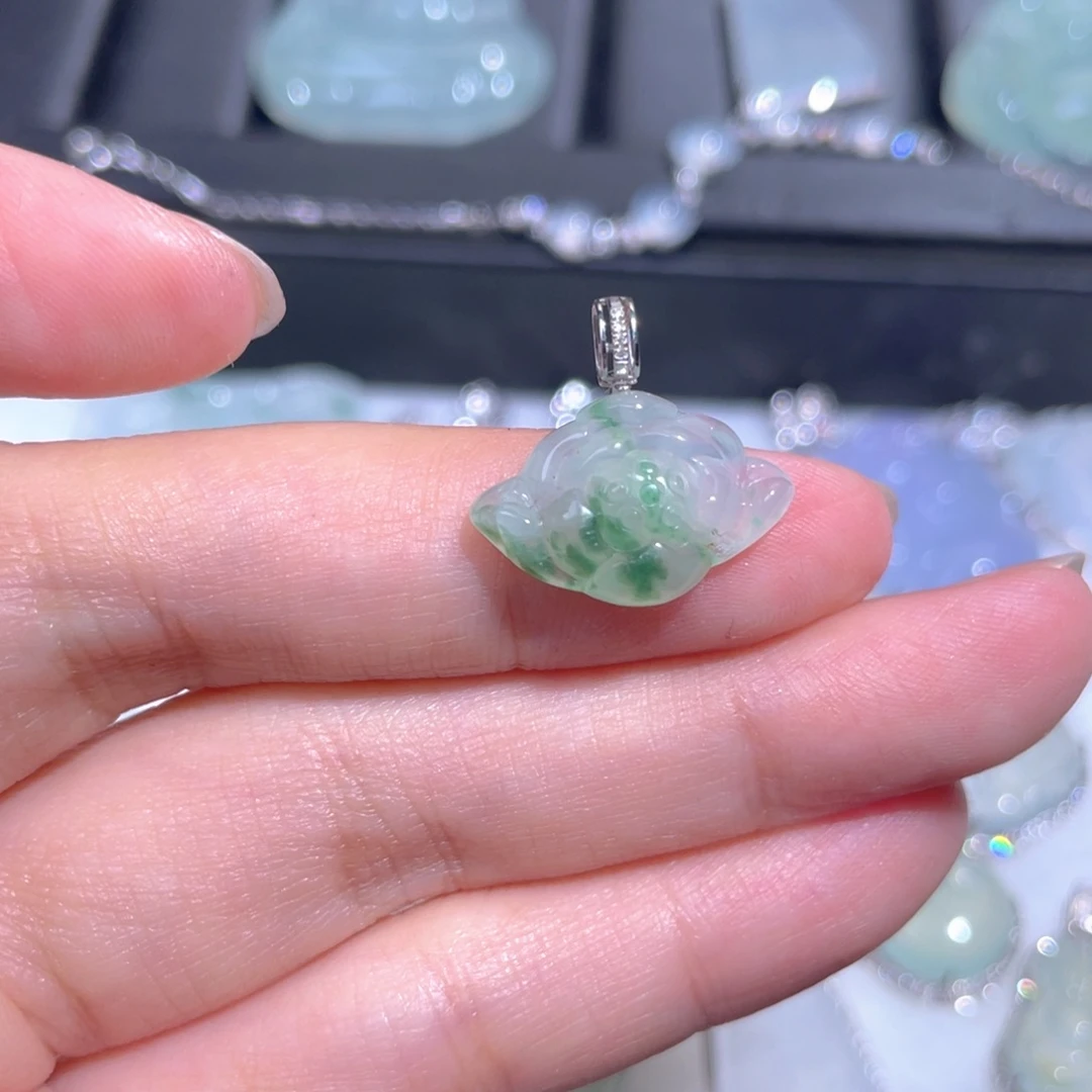 颈饰18K金镶嵌翡翠翡翠