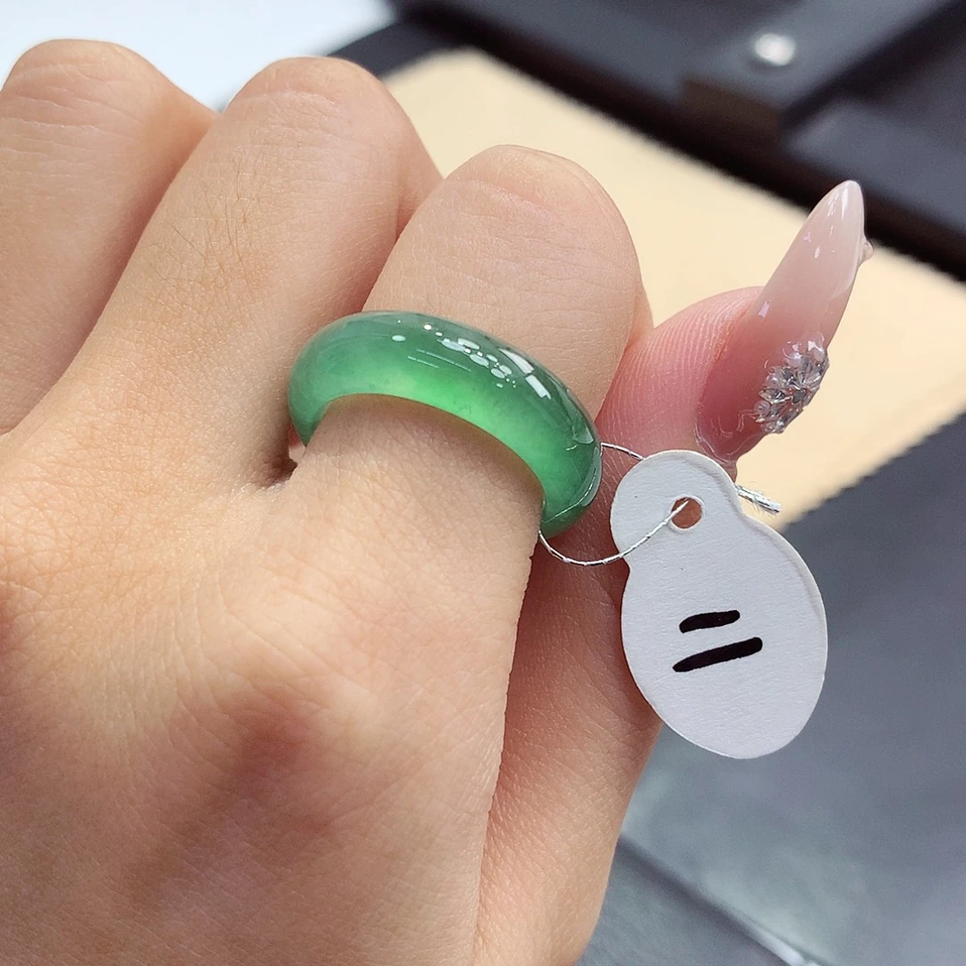 翡翠未镶嵌戒指翡翠