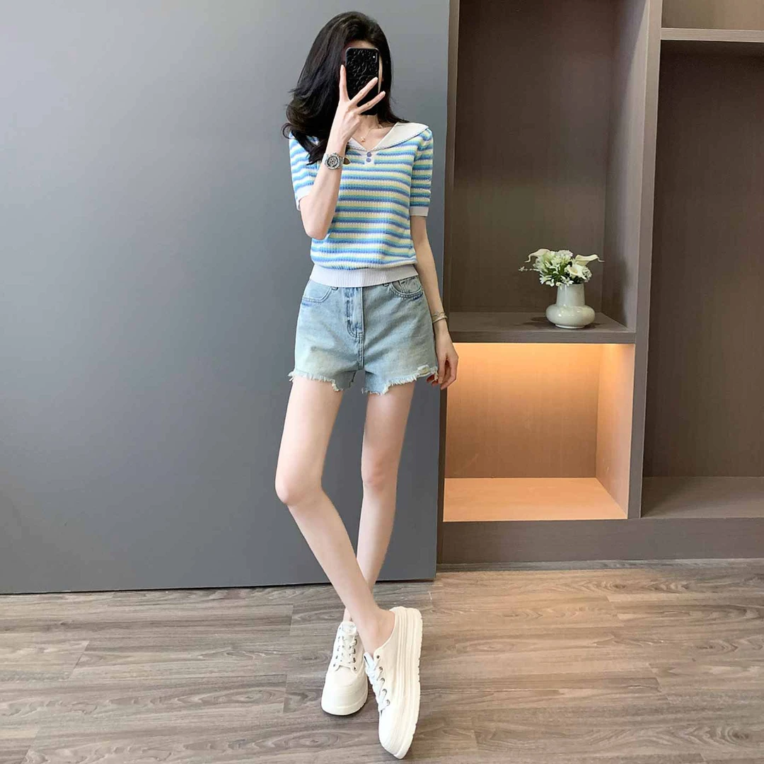清新减龄时尚套装女夏新款海军领冰丝条纹上衣蓝色牛仔短裤两件套