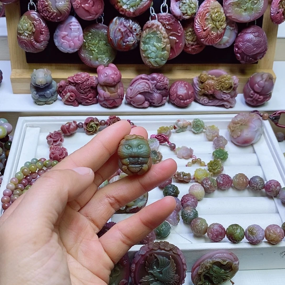 玛瑙/玉髓盐源玛瑙吊坠未镶嵌