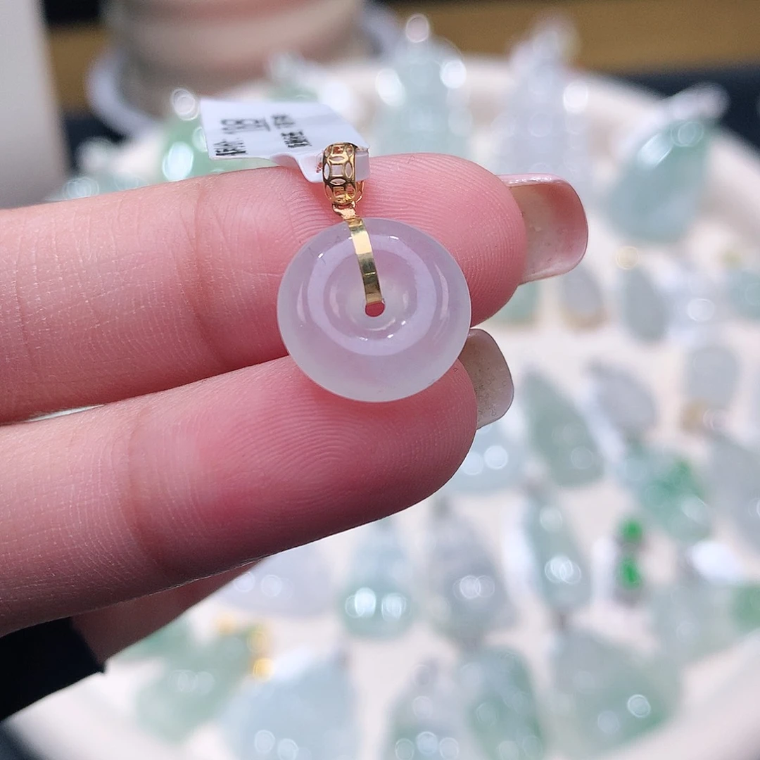 颈饰18K金镶嵌翡翠甜甜圈