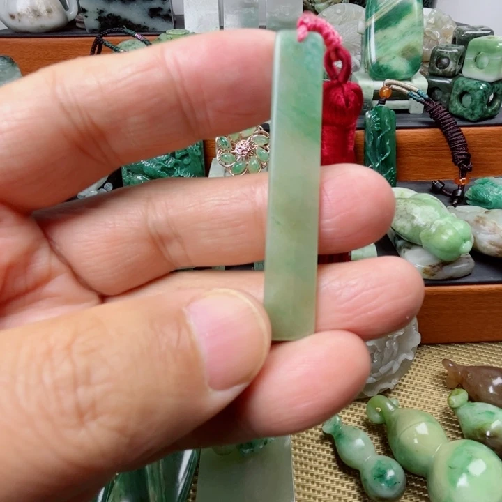 独山玉未镶嵌珠宝半成品