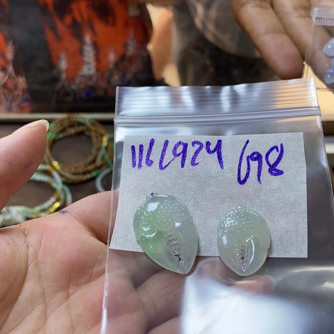 未镶嵌定制翡翠彬**里