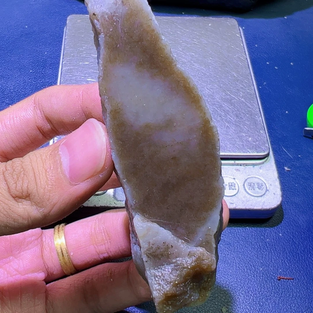 未镶嵌和田玉（糖玉）珠宝半成品