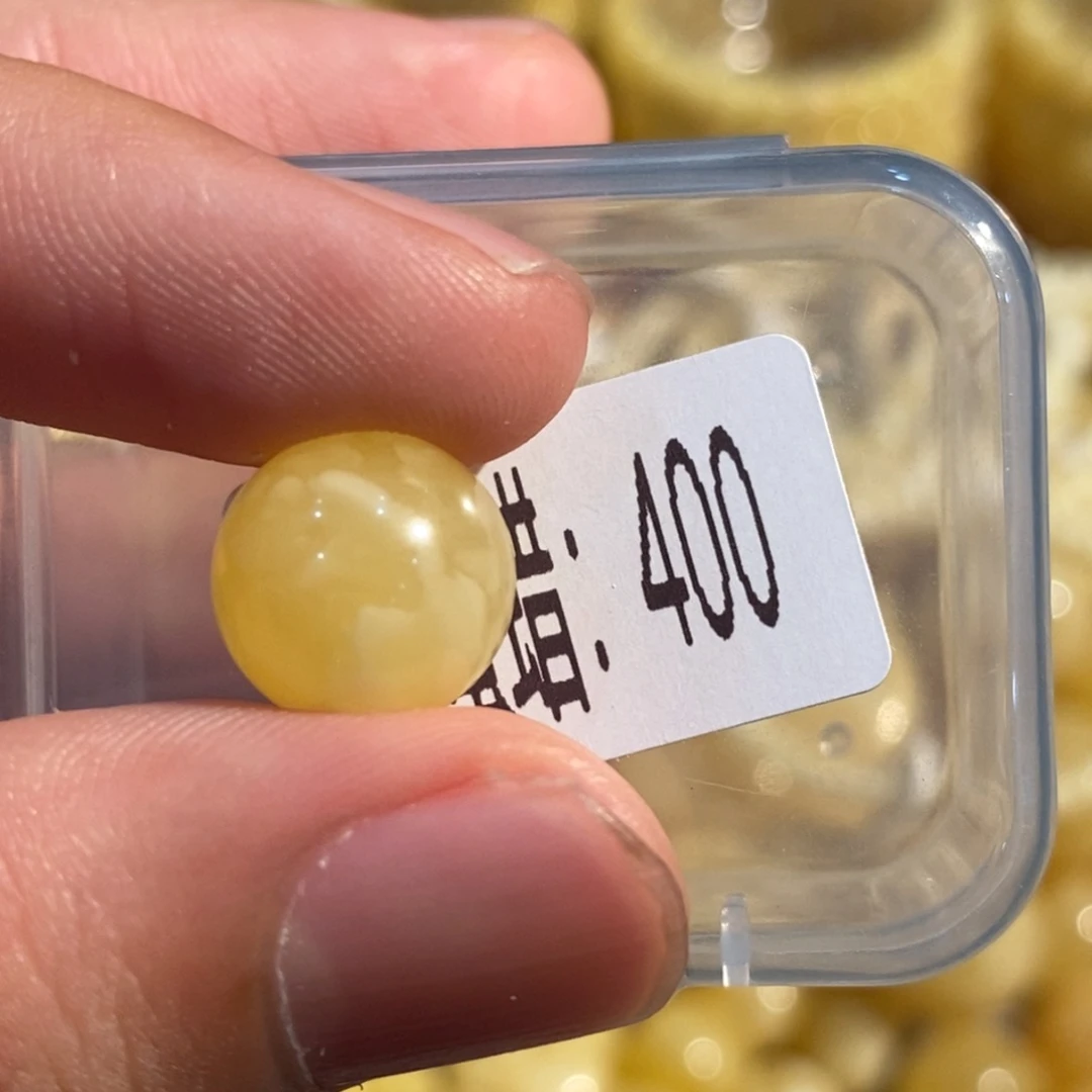 未镶嵌琥珀珠宝奇石400