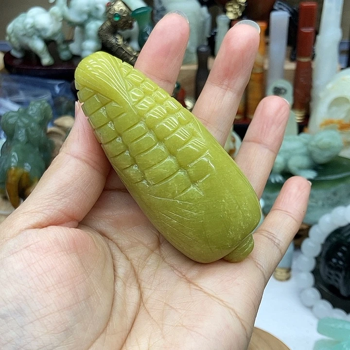 岫玉未镶嵌手把件