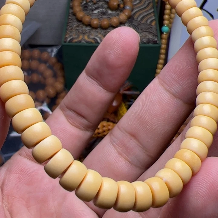 猴头核桃吊坠莫转