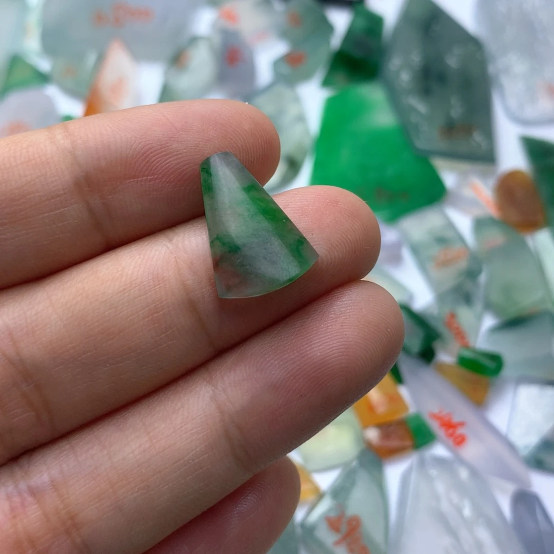 定制翡翠未镶嵌天然翡翠