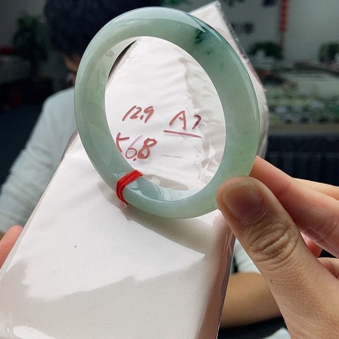 未镶嵌手镯翡翠颜色多样性发拍一发一