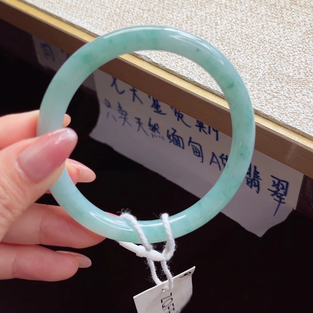 翡翠未镶嵌手镯手镯