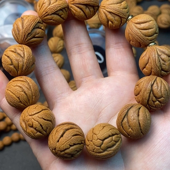 木质类秦岭山野生桃核