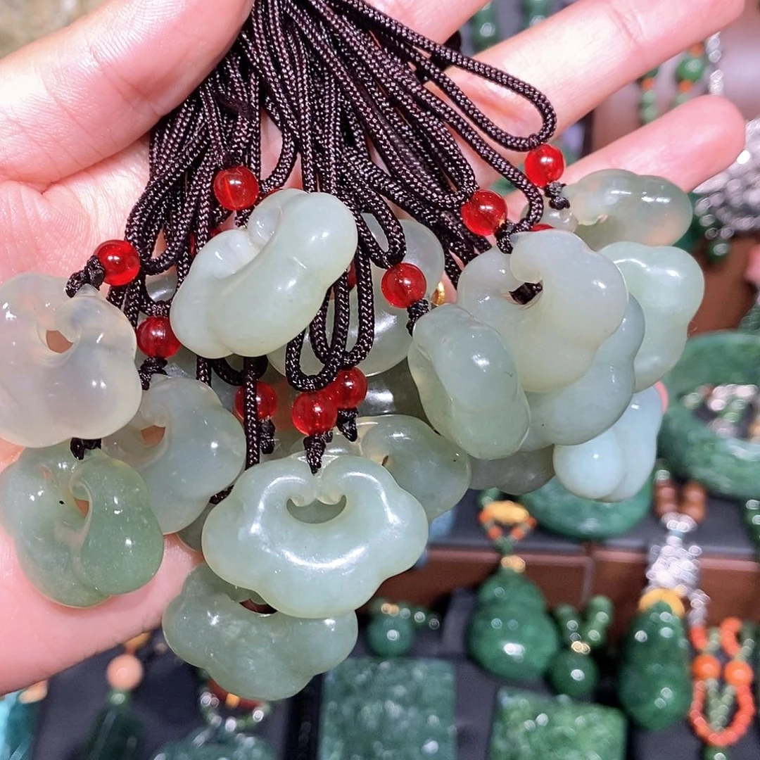 颈饰未镶嵌和田玉（碧玉）