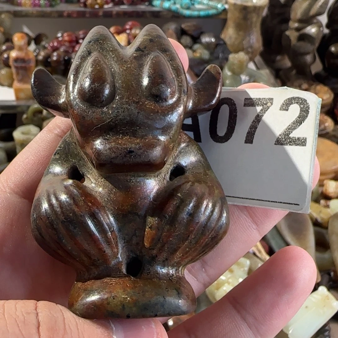 未镶嵌蛇纹石玉颈饰