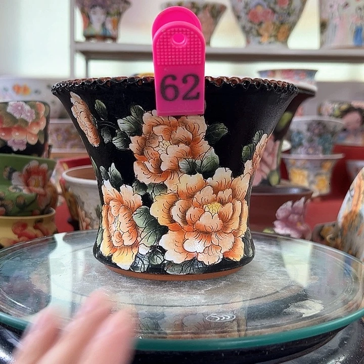 红泥花盆艳*?哈哈哈哈哈