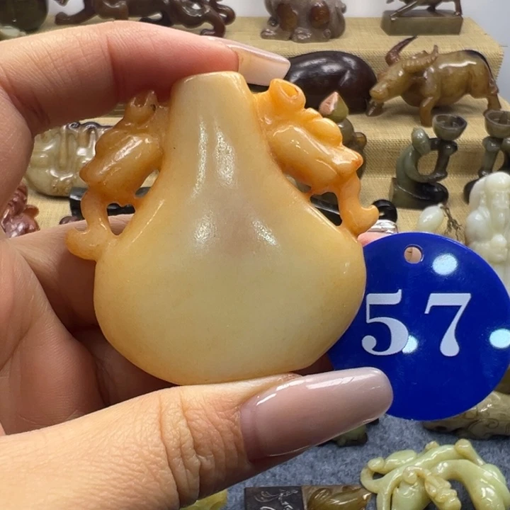 和田玉未镶嵌车挂