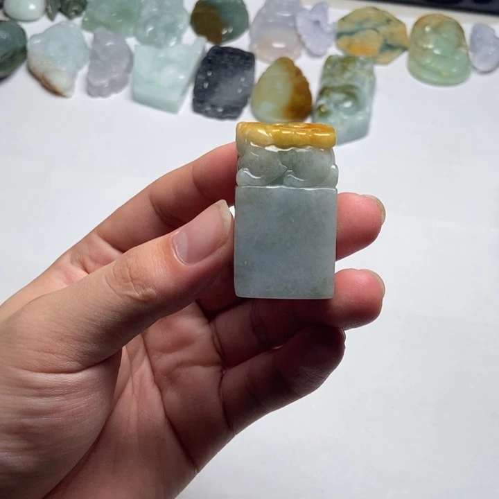 翡翠未镶嵌颈饰貔貅印章18