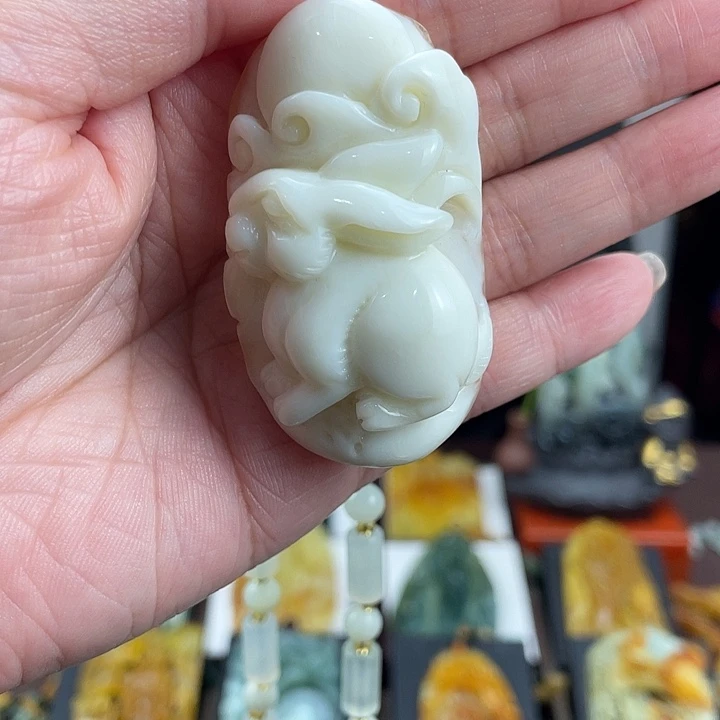 未镶嵌蛇纹石玉颈饰