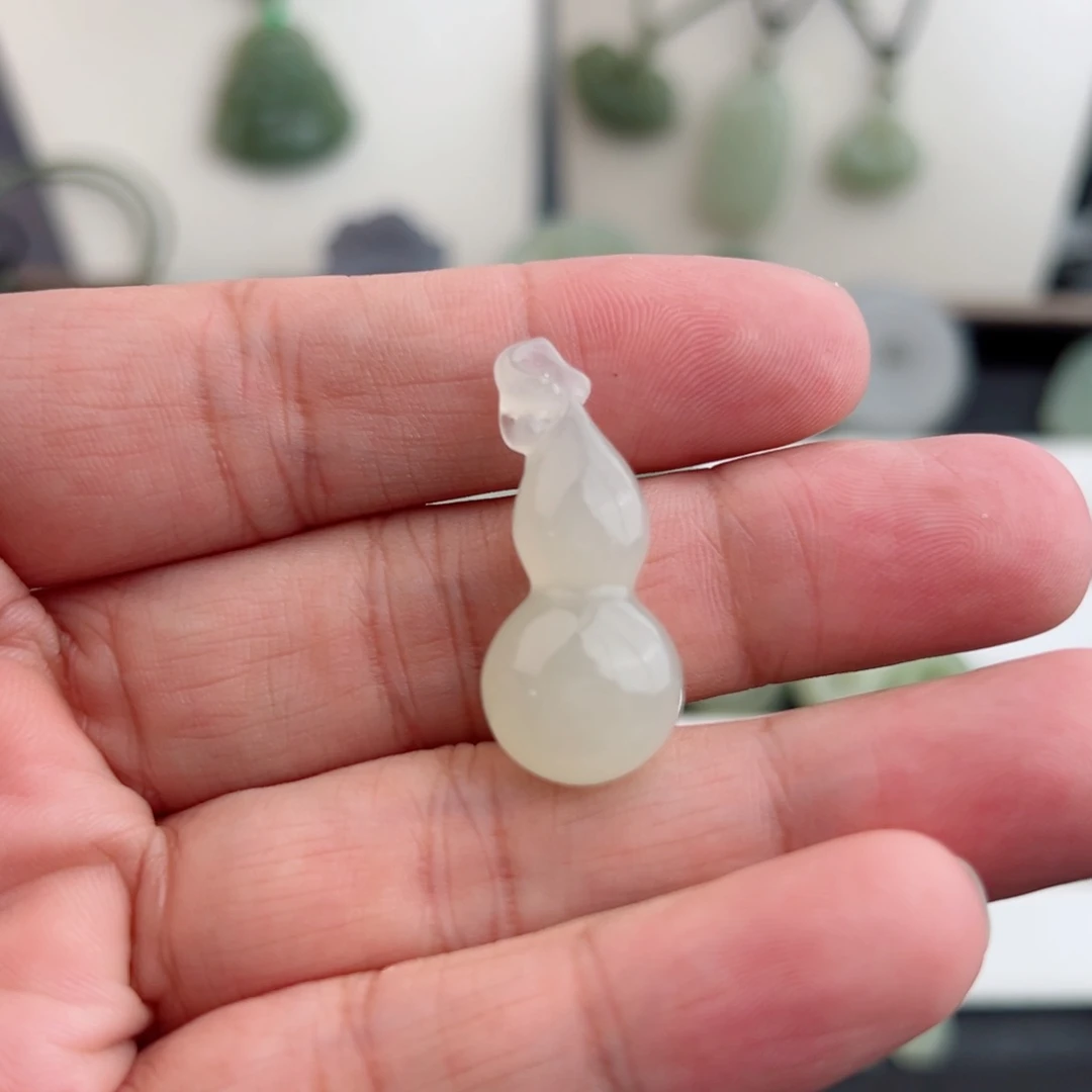 吊坠(赠链)未镶嵌和田玉666