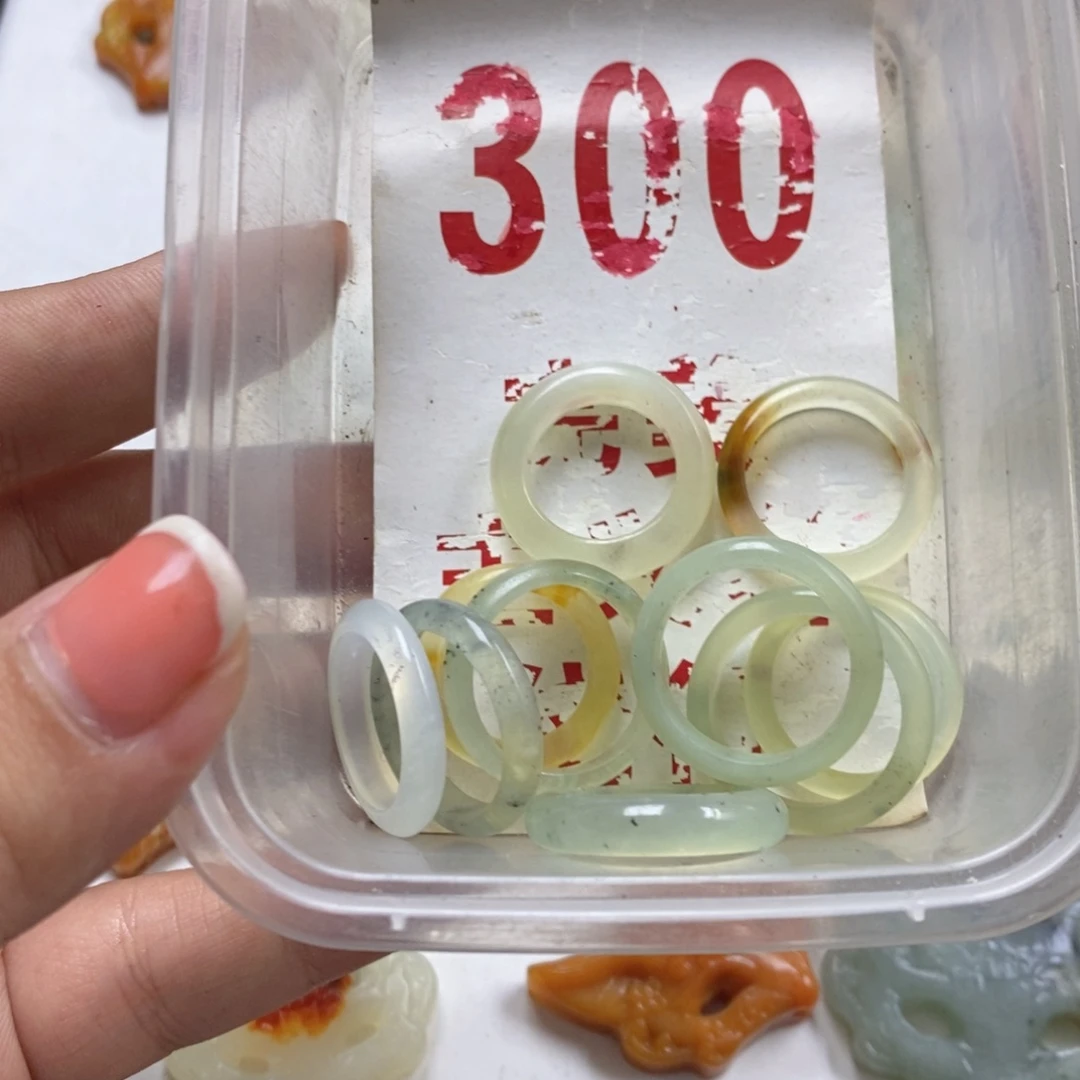 蛇纹石玉未镶嵌挂坠