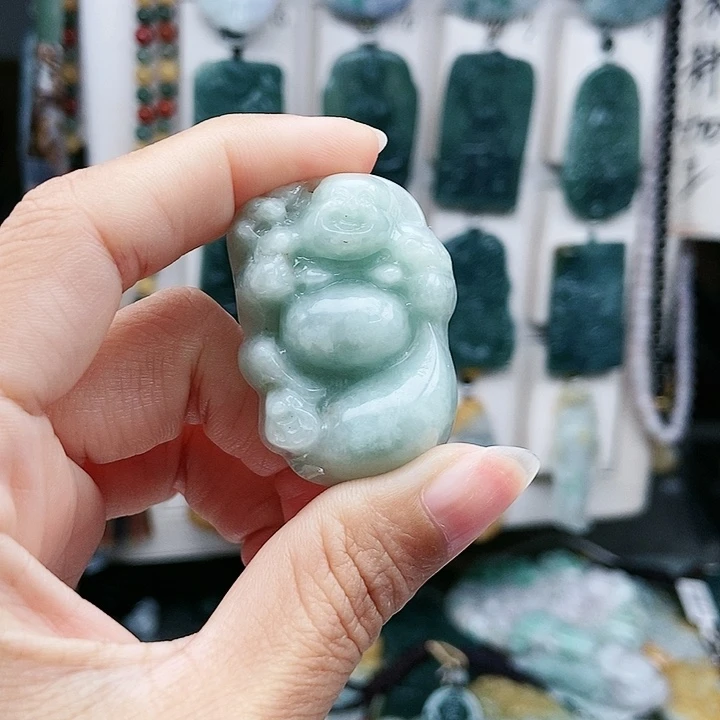 颈饰足铂镶嵌翡翠翡翠