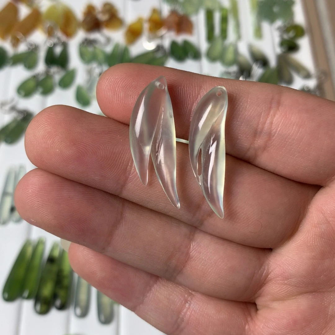 蛇纹石玉耳饰未镶嵌