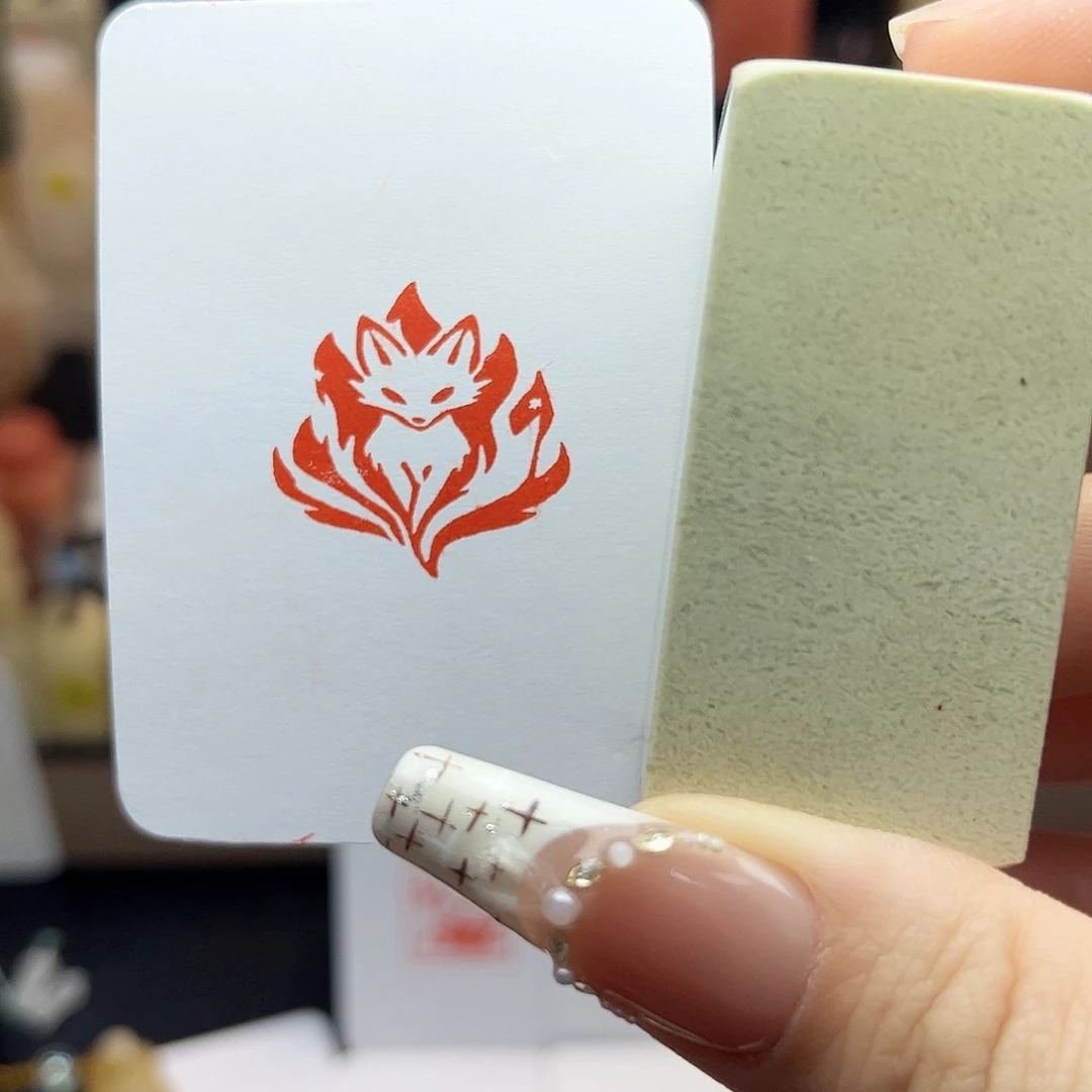 寿山石印石九尾白狐2.5