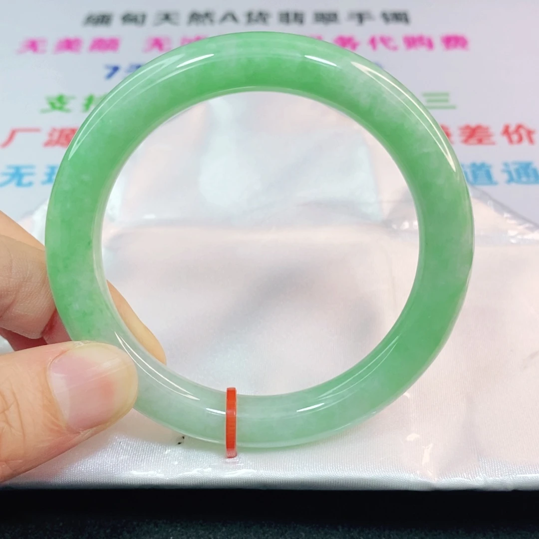 翡翠手镯未镶嵌56-58圈口圆条