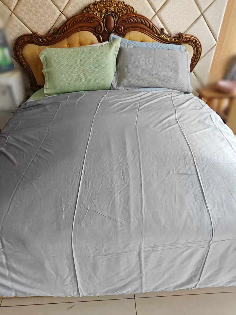 竹纤维床单2.45/2.7米瑕疵。小油点黑点，印染残纯色