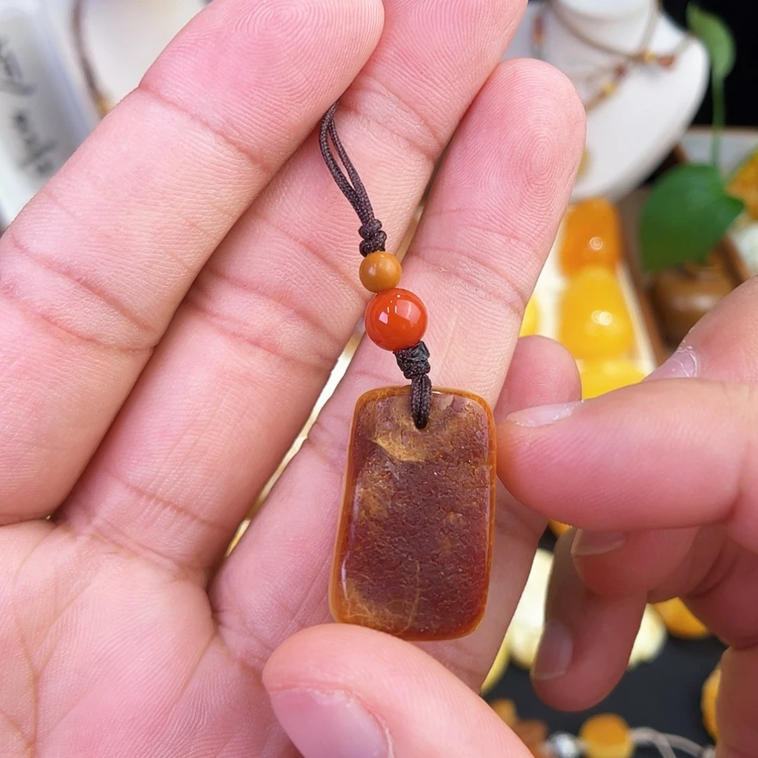 未镶嵌琥珀珠宝奇石