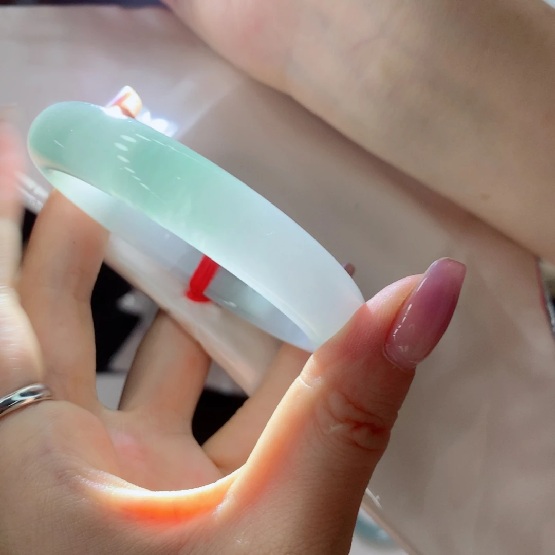 翡翠手镯未镶嵌M****a买断