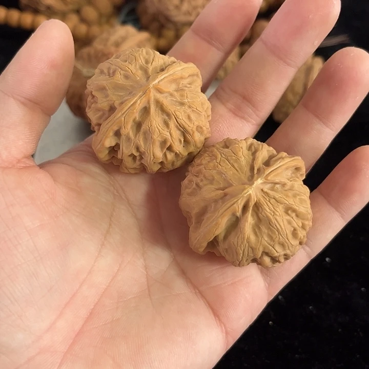 文玩核桃把件42左右瑕疵练手粗筋，编号028