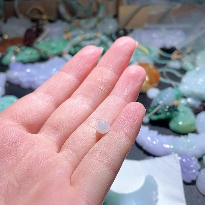 翡翠未镶嵌颈饰快****儿天
