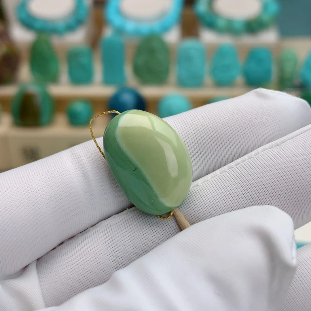 绿松石未镶嵌挂件