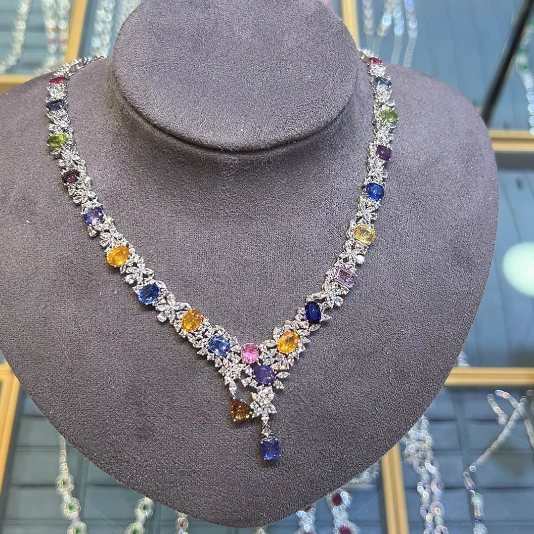 用***7颈饰彩色蓝宝石18K金镶嵌