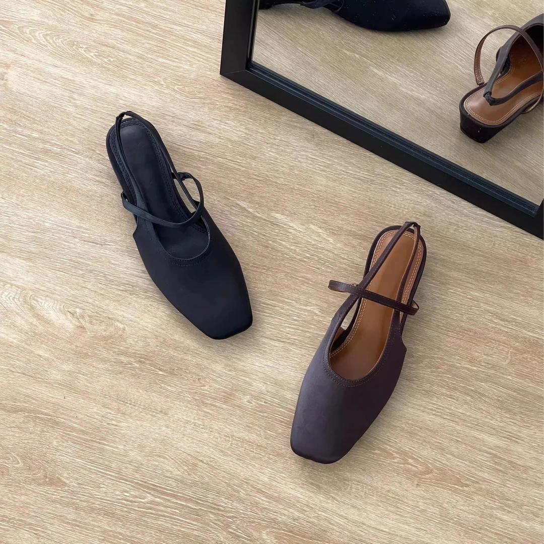 HUSSLOVE 沙丁布·跟高3.5CM·韩系极简高级包头中跟浅口凉鞋