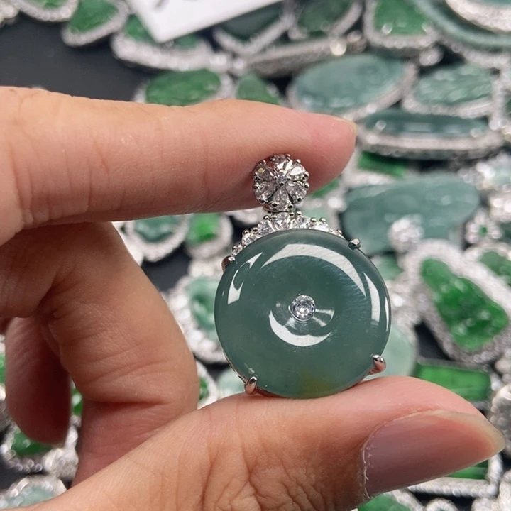 翡翠未镶嵌吊坠(不含链)