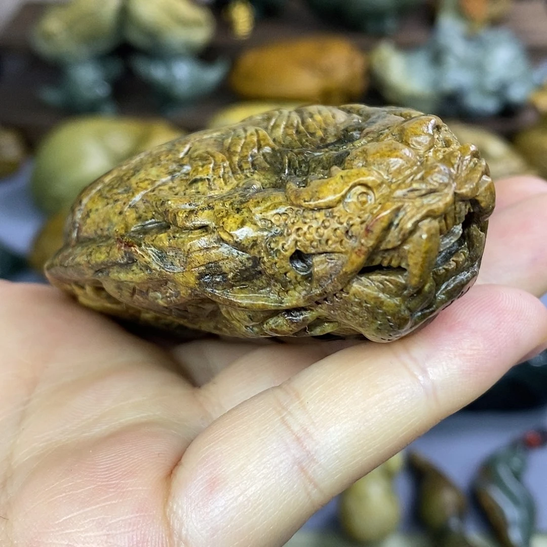 岫岩河磨玉（透闪石质玉）未镶嵌把件