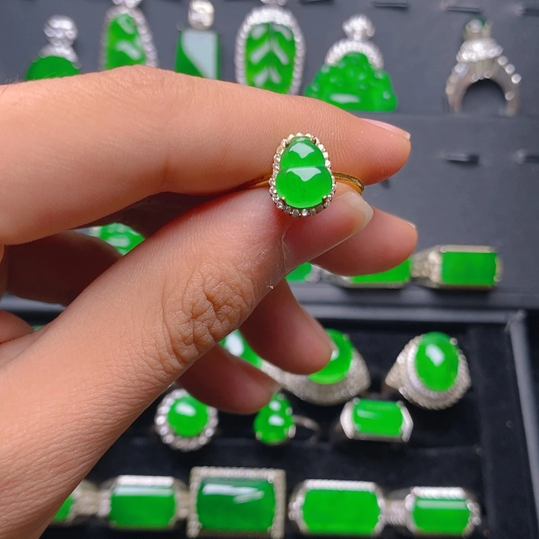 未镶嵌戒指翡翠戒指