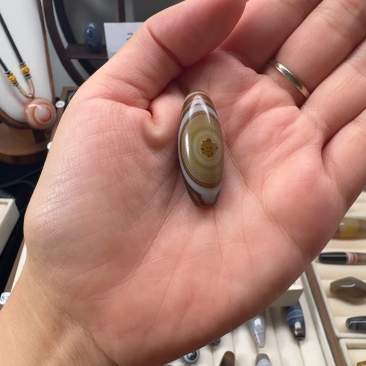 茉***⁹未镶嵌颈饰玛瑙/玉髓