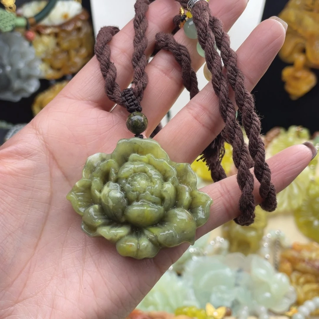 未镶嵌蛇纹石玉颈饰