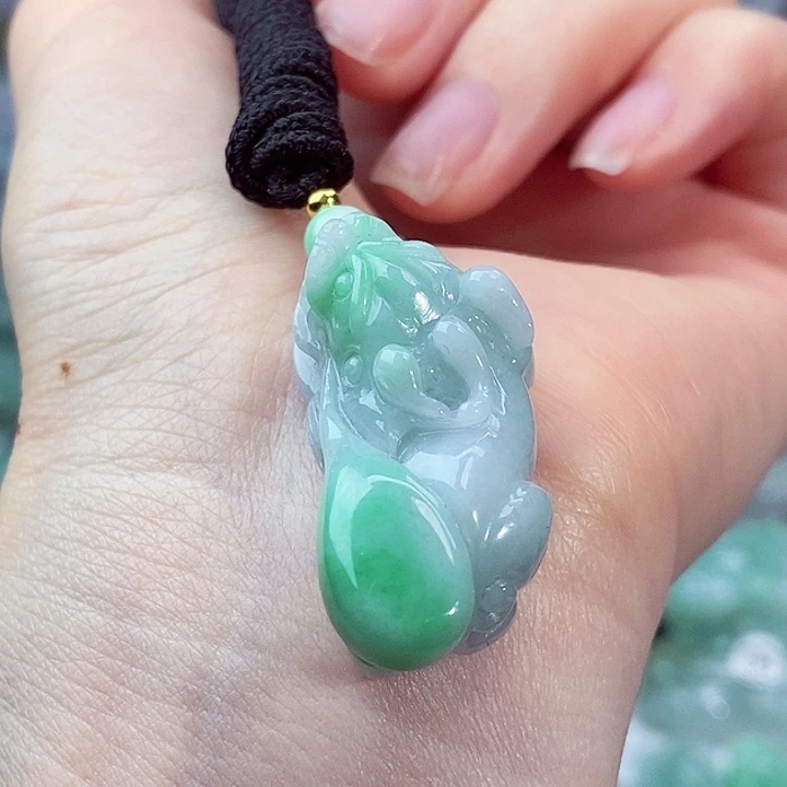 颈饰未镶嵌翡翠天然