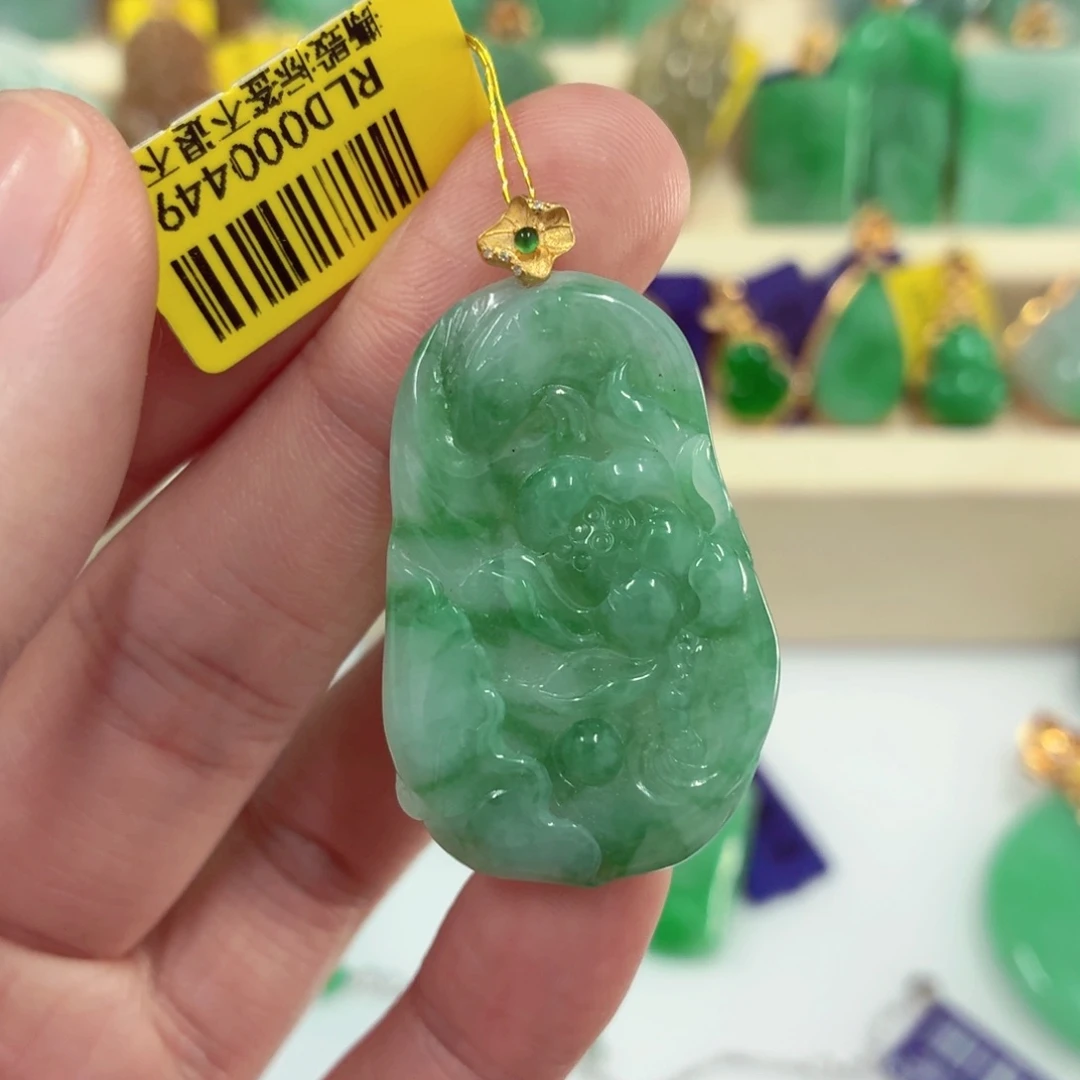 翡翠18K金镶嵌颈饰