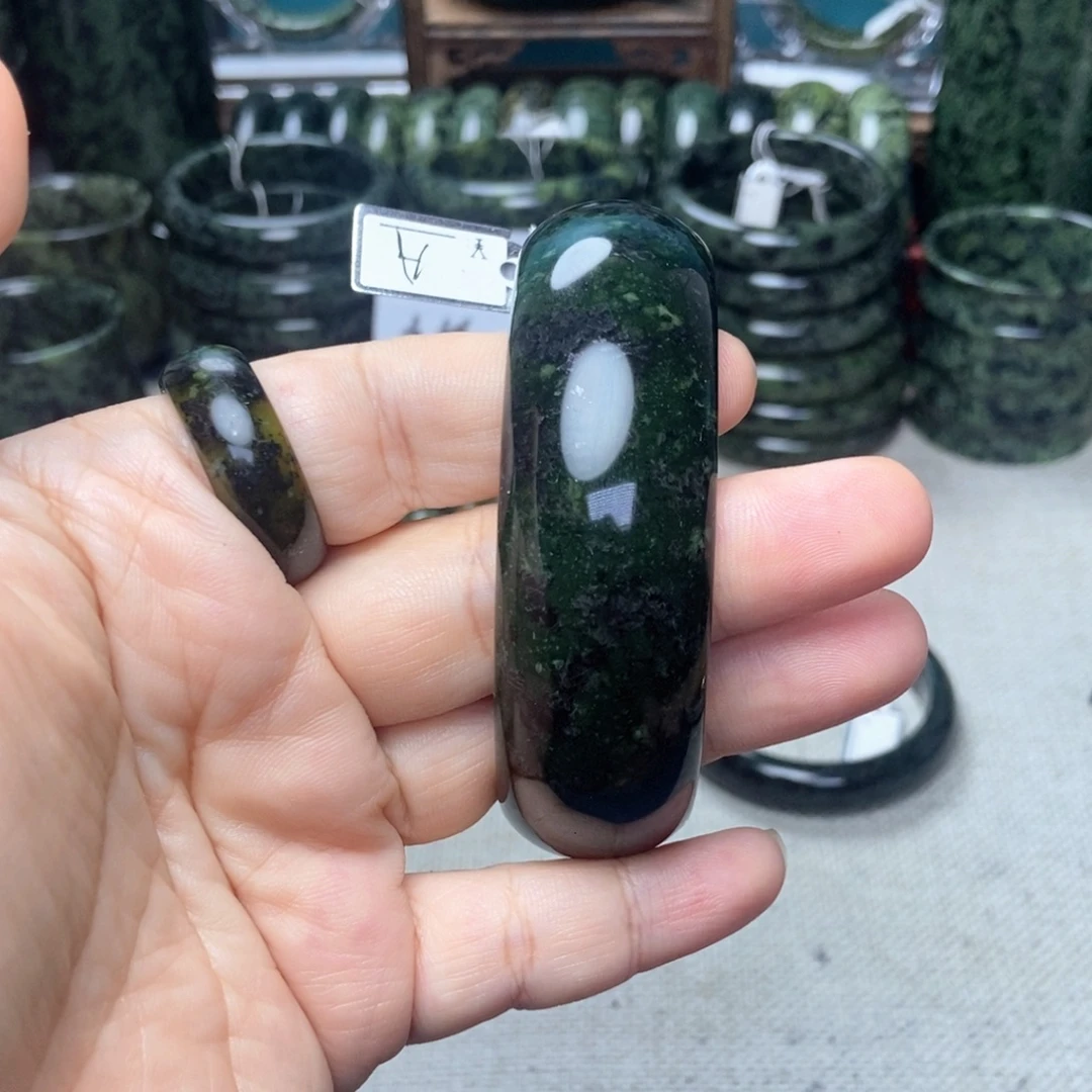 狐***未镶嵌蛇纹石玉手镯