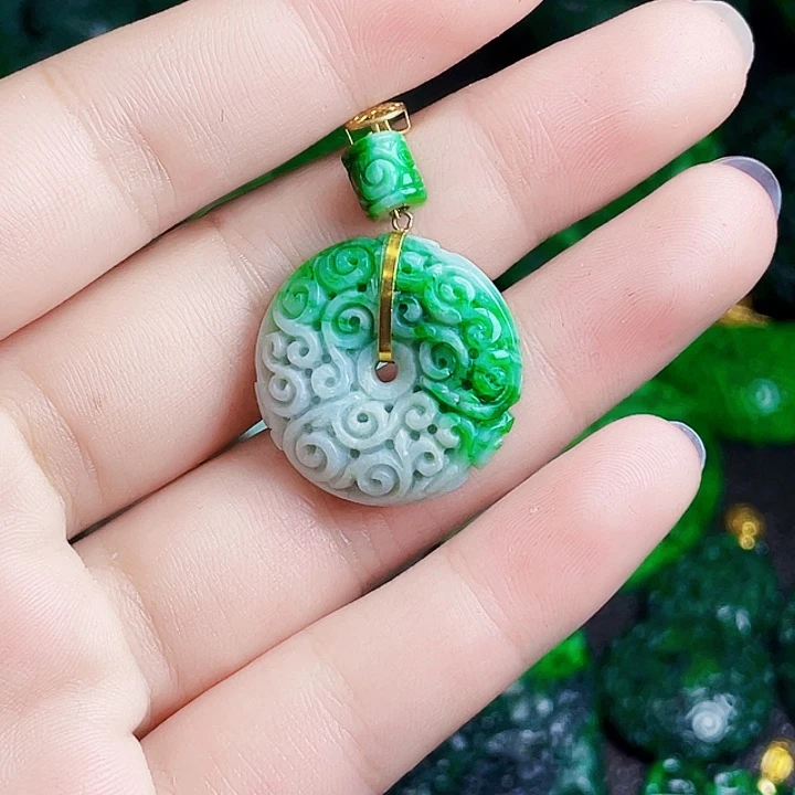 翡翠18K金镶嵌颈饰多样性