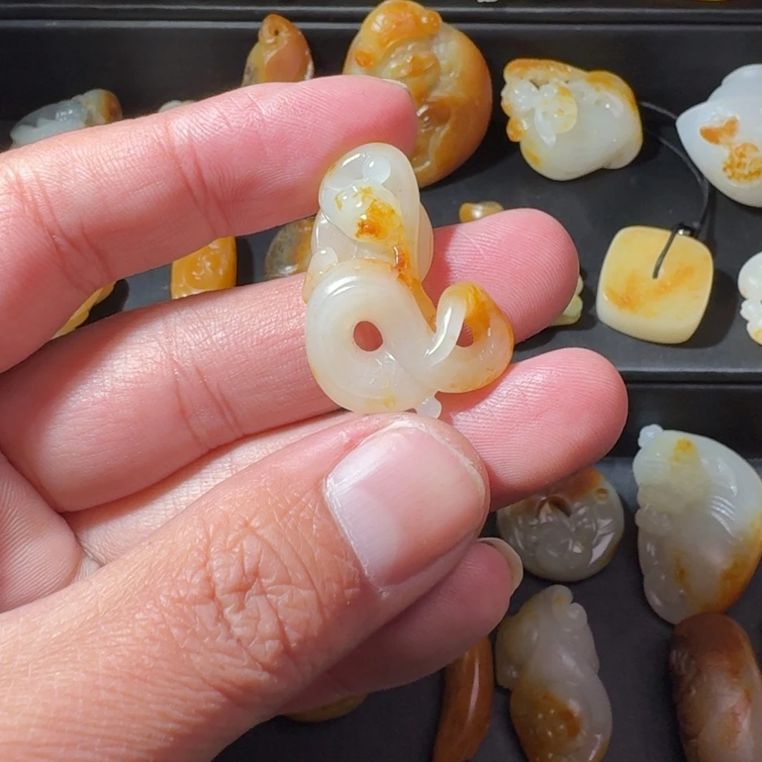 和田玉未镶嵌吊坠(不含链)