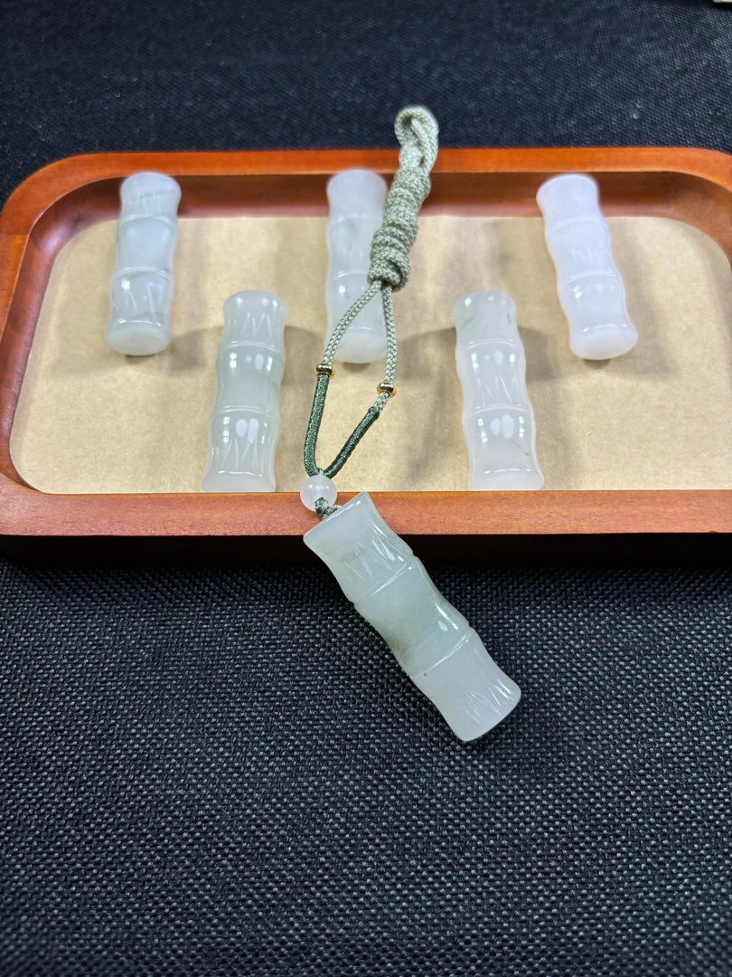 天山翠竹节吊坠送绳子