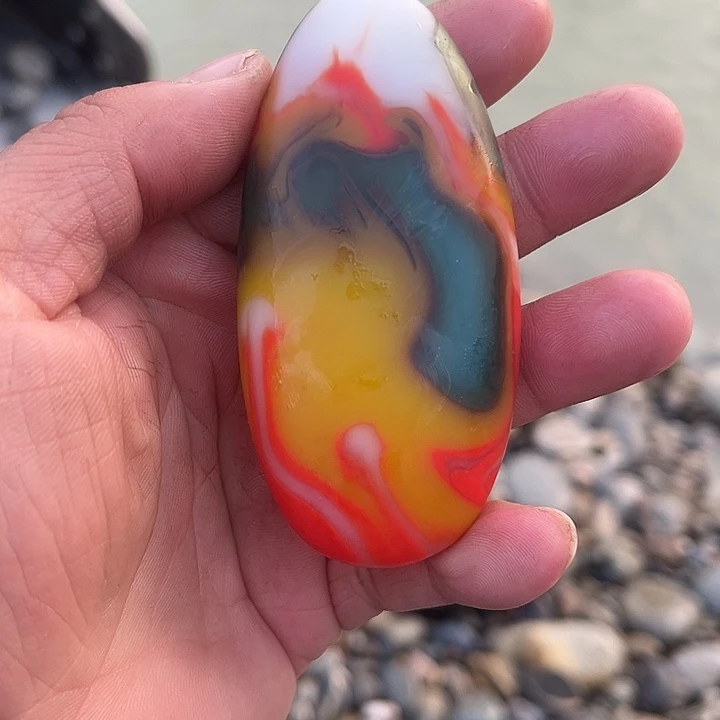 和田玉（糖玉）未镶嵌珠宝奇石