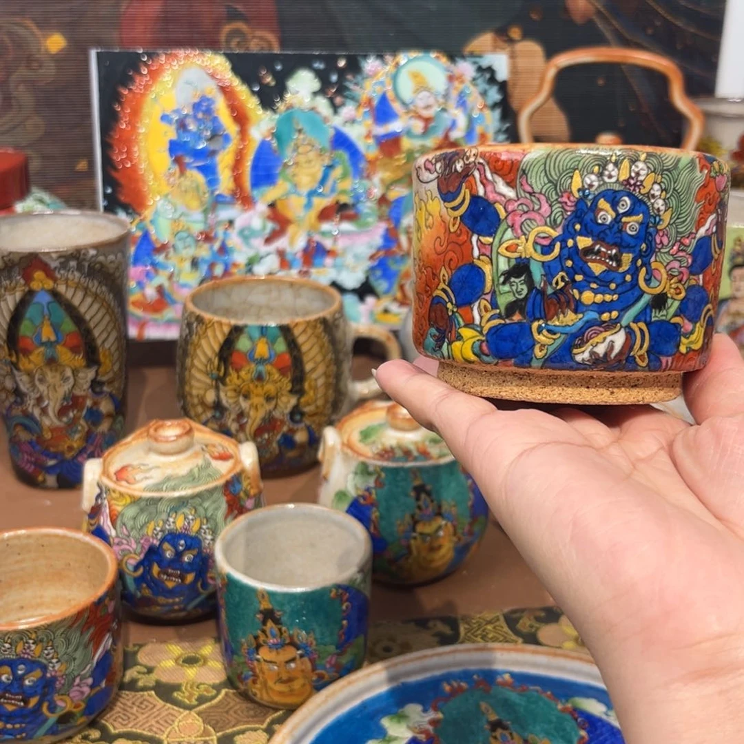 手工手绘六臂大黑天茶杯